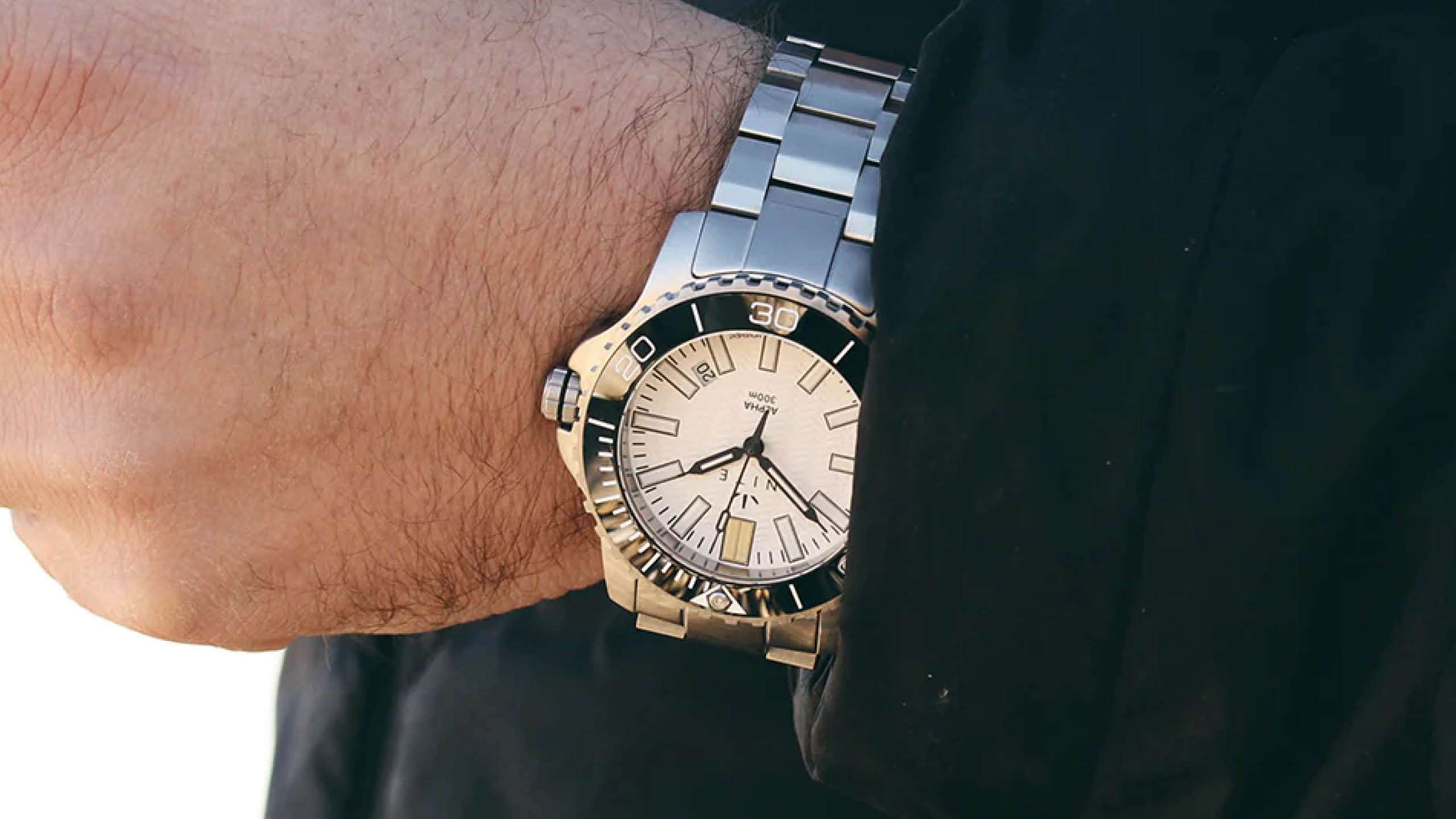 Alpha Crest | NITE Watches